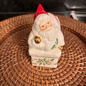 Vintage Lenox "Santa on Chimney" Stackable Salt & Pepper Shakers.Tag/no box🧑‍🎄